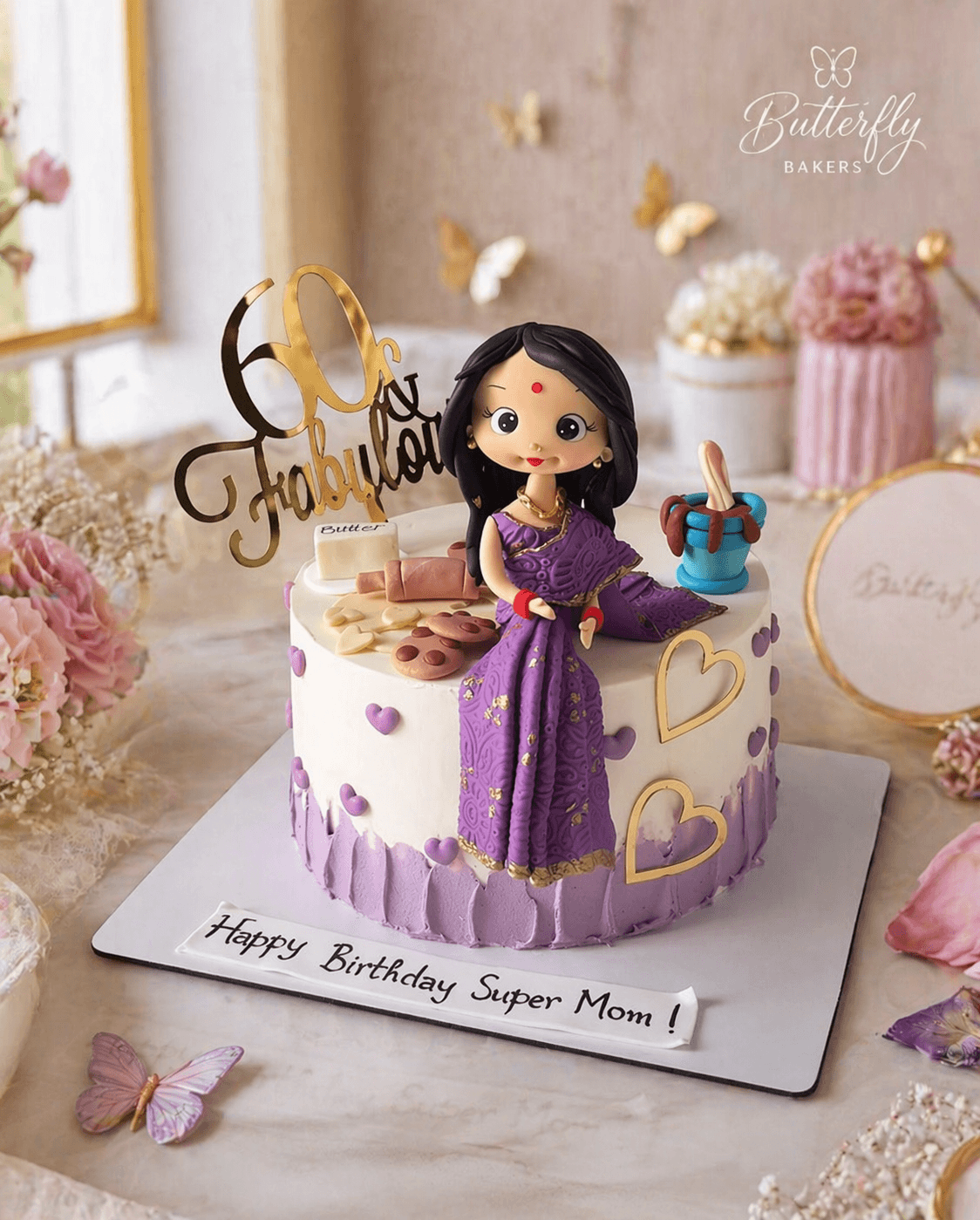 Mom in saree cake 